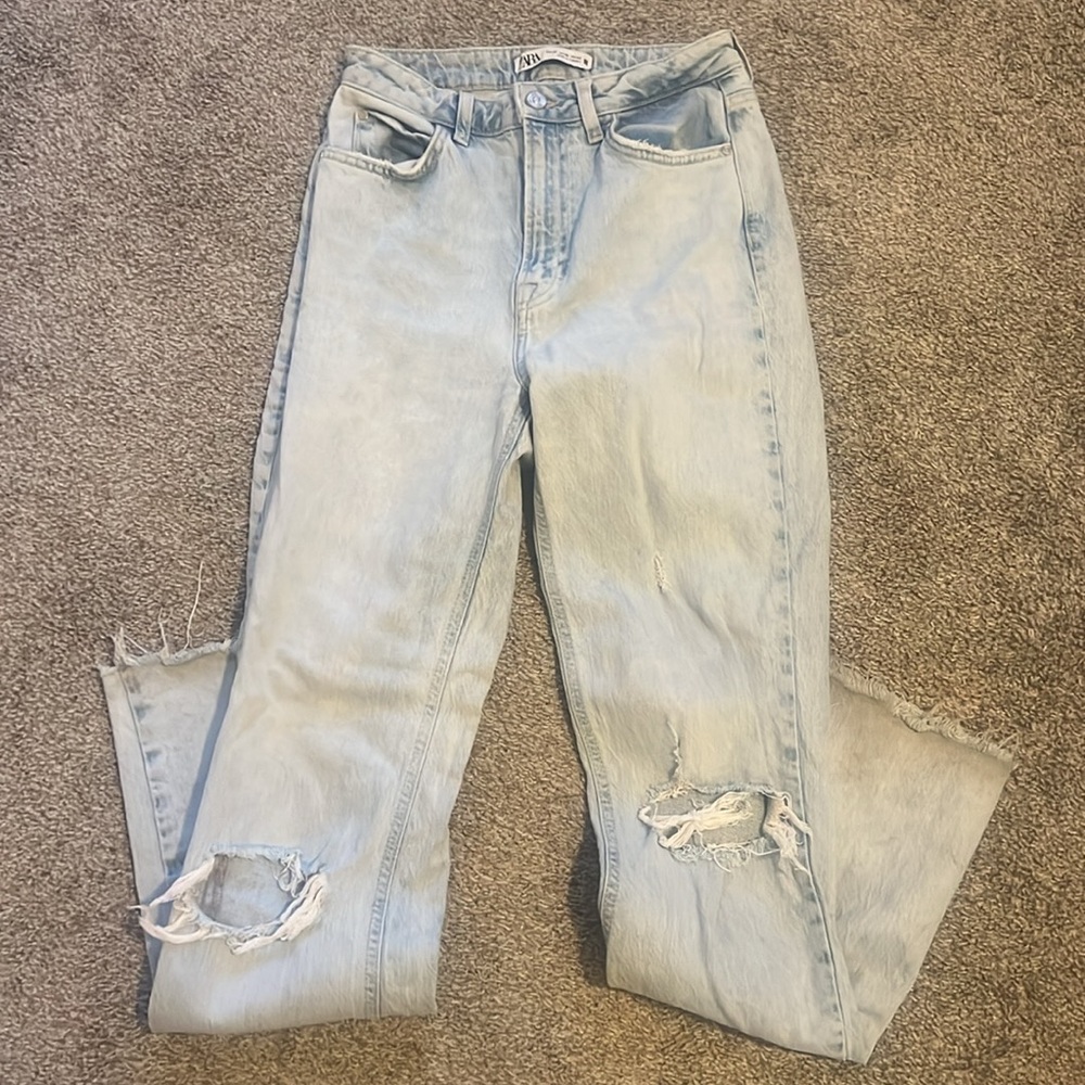 Distressed Jeans - Picture 2 of 3
